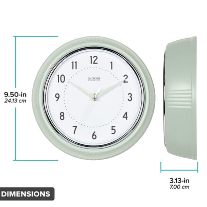 Dimension image in inches and centimeters of the 404-3024PH 9.5-inch Diner Clock – Pistachio featuring the retro-style frame in profile, measuring 3.13 inches deep. The 9.50-inch diameter clock has a white dial, chrome bezel, black numerals, pistachio minute markings and metal hands with a silver second hand.