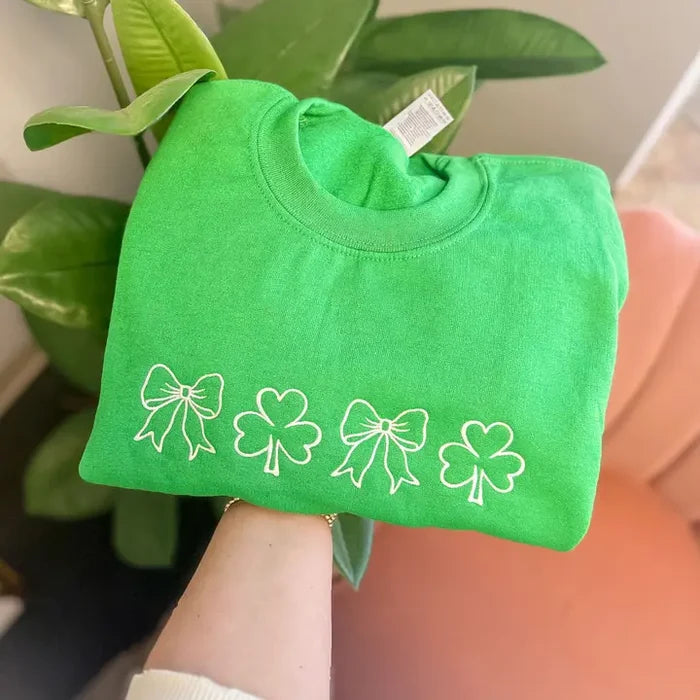 BOW CLOVER STITCH SWEATSHIRT