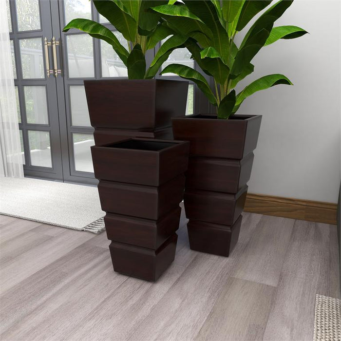 BROWN METAL INDOOR OUTDOOR LIGHT WEIGHT PLANTER WITH TAPERED BASE AND FLUTED DESIGN