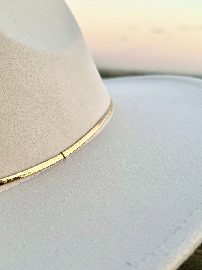 GIDDY UP GOLD CHAIN HAT