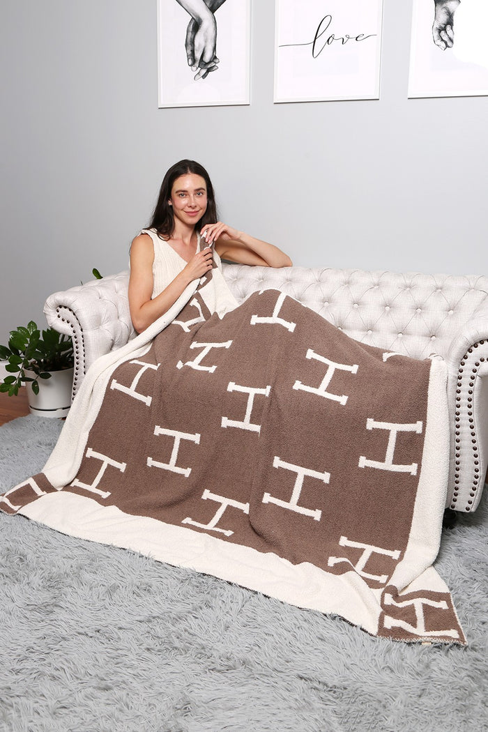 H PATTERN REVERSIBLE BLANKET