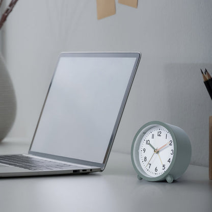 W72753 Mini Analog Alarm Clock